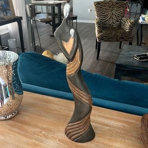 Mother and child sculpture